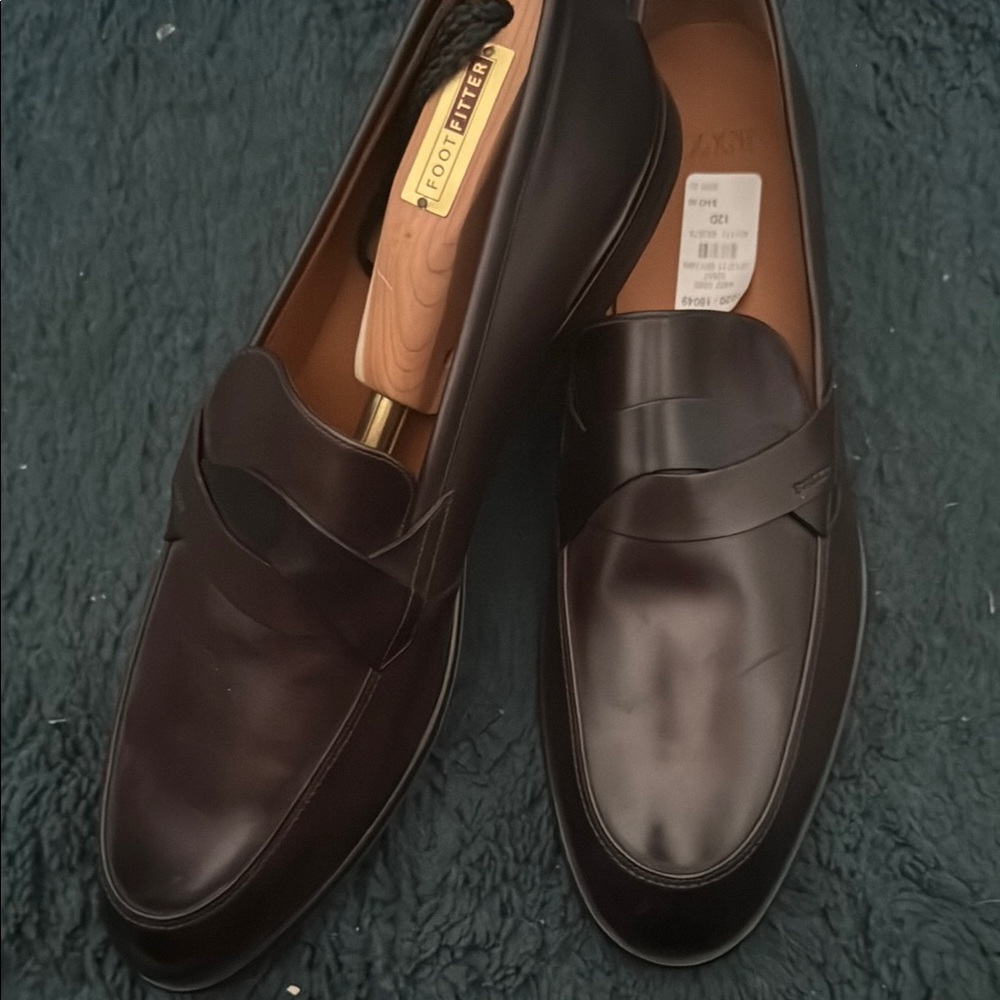 Elegant Black Leather Loafers
